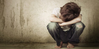 Κουρέας κατηγορείται για σεξουαλική κακοποίηση ανηλίκων